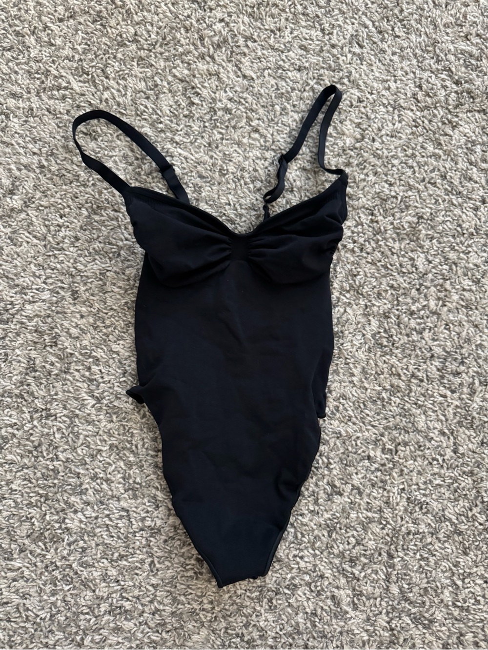 SKIMS Black Thong Bodysuit – Size Medium (NWOT)